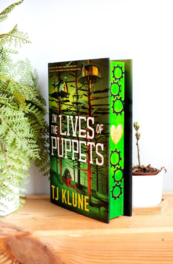 غلاف كتاب In the Lives of Puppets ( limited special edition) T.J. Klune